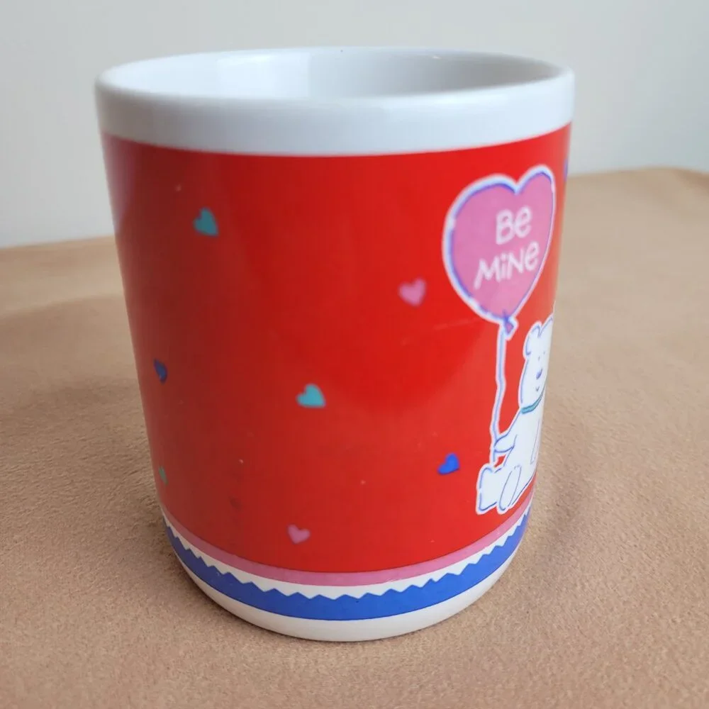 Vintage Hallmark Mug Be Mine Teddy Bear & Heart Balloon red Valentine. 1988 Mugs